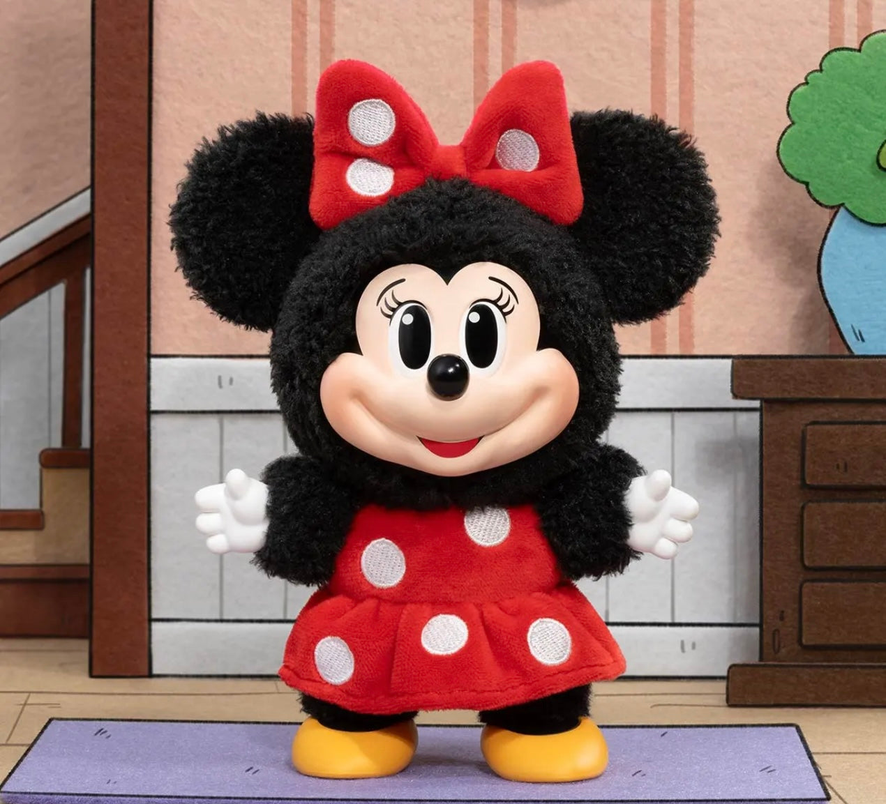 Mickey Family - Guaranteed Minnie keychain